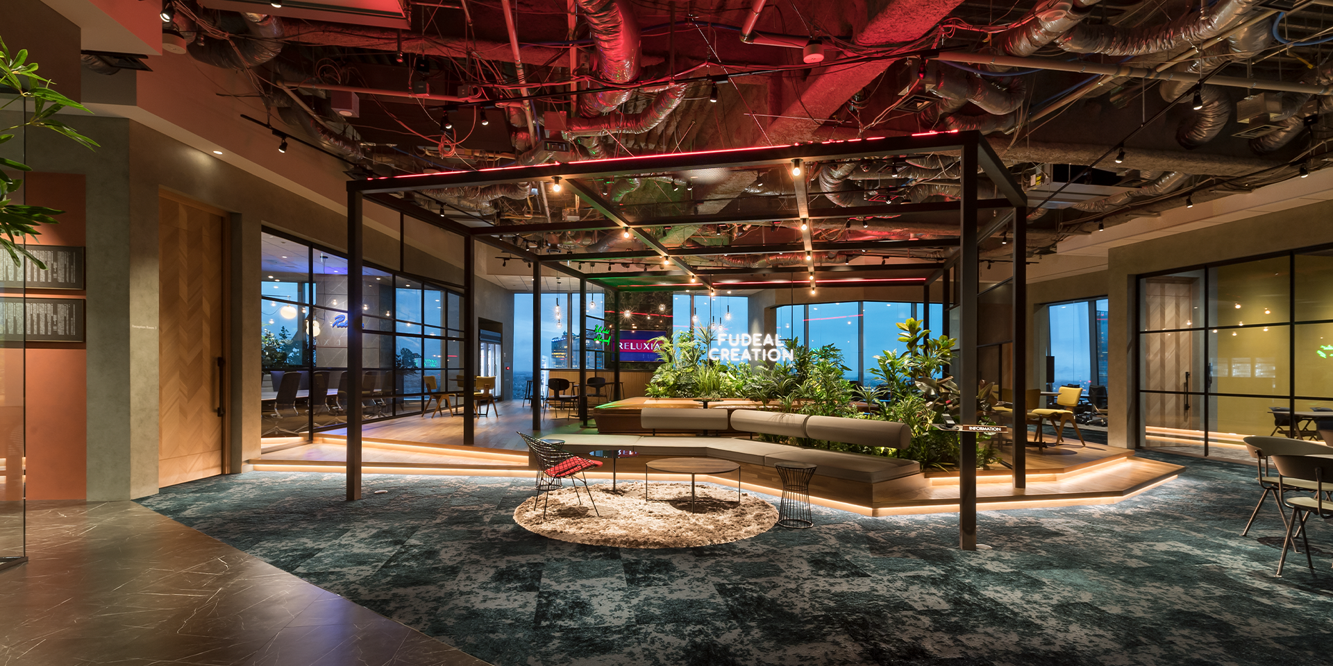 高級感あるデザインのエントランスホールの画像