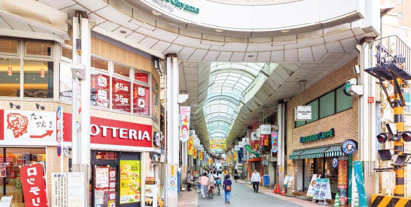 板橋区随一のアーケード商店街「ハッピーロード大山商店街