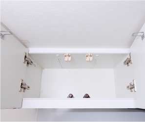 耐震ラッチ付吊戸棚